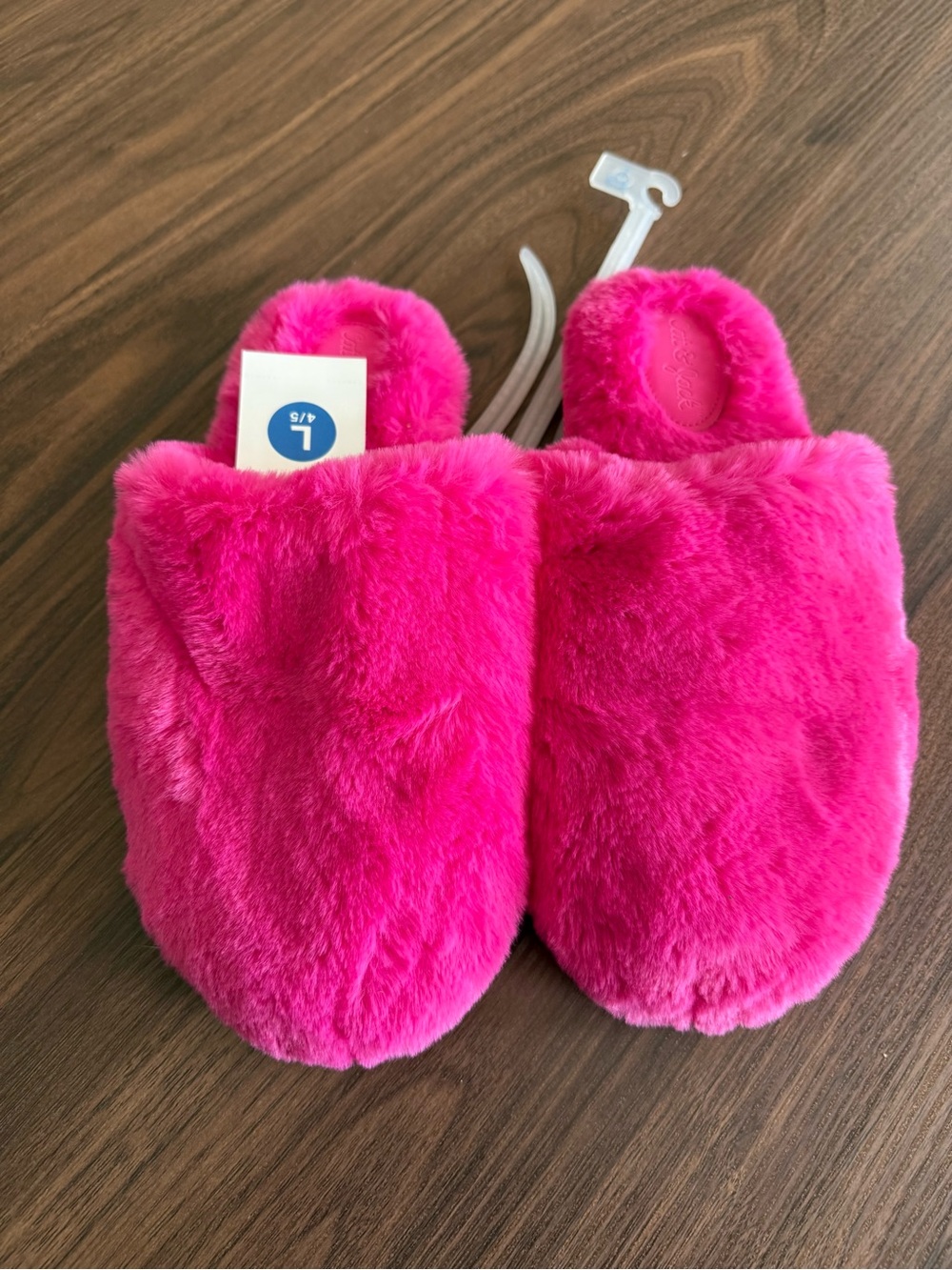 Cat & Jack soft Hot Pink Fuzzy Kids Slippers large 4/5 hard sole nwt